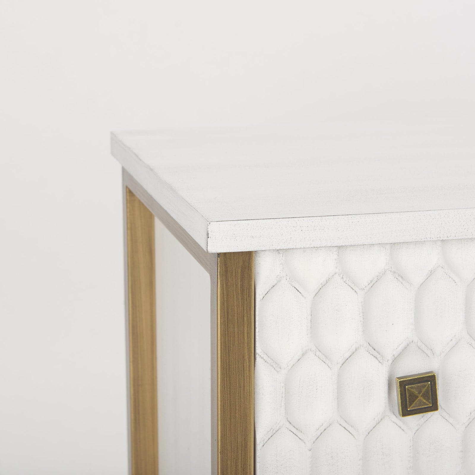 Anne Cabinet detail