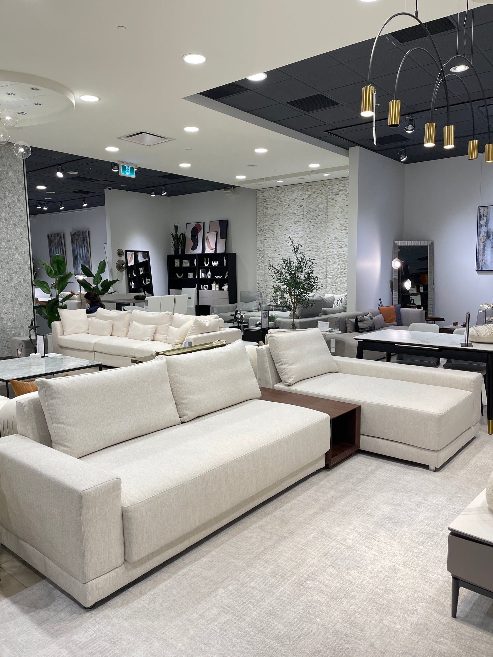 Bella sectional